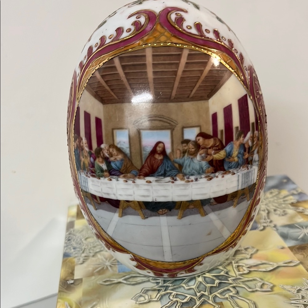 Decorative Ceramic Egg with Last Supper Design - Picture 1 of 13